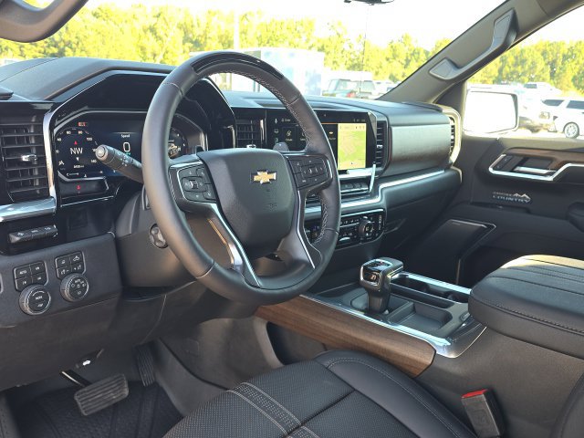 Used 2026 Chevrolet Silverado 1500 High Country w/ High Country Premium Package AWD/4WD image 31