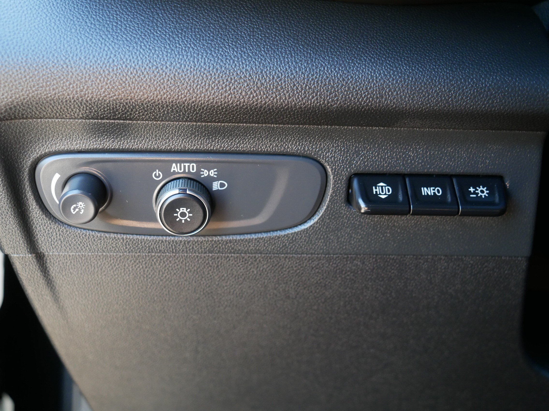 Used 2023 Buick Envision Avenir AWD/4WD image 26