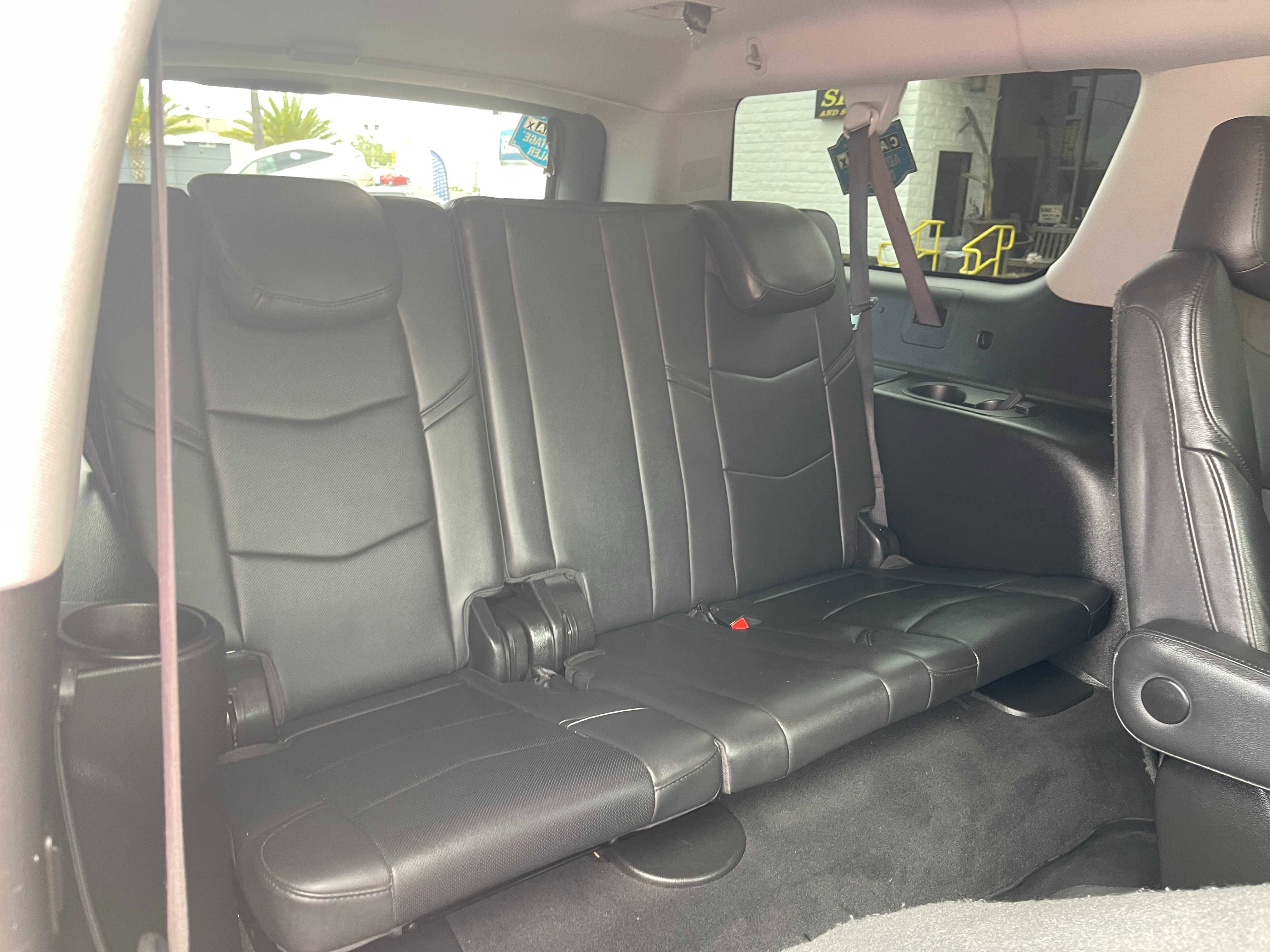 Used 2018 Cadillac Escalade ESV Premium Luxury AWD/4WD image 17