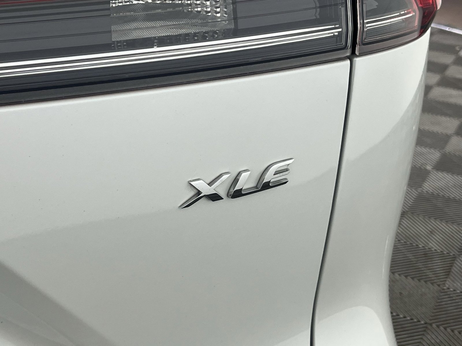 Used 2023 Toyota Corolla Cross XLE image 27