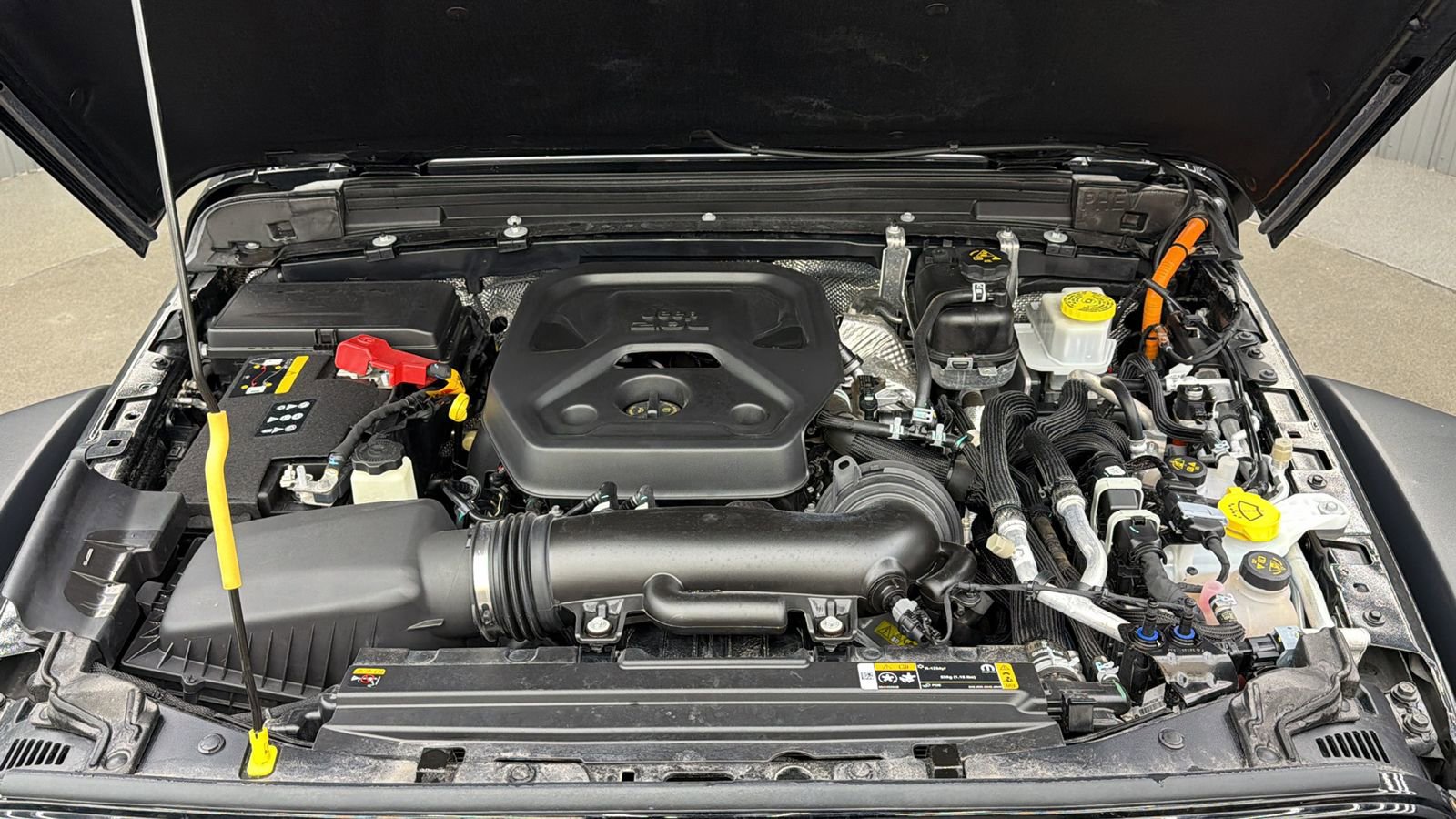 Used 2024 Jeep Wrangler Unlimited image 19