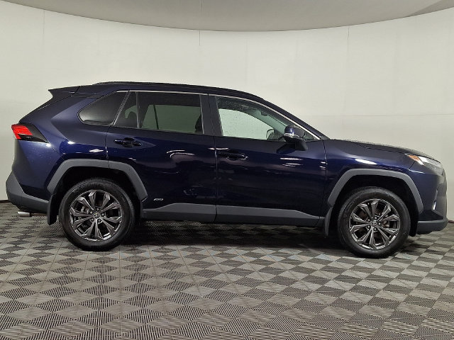 Used 2022 Toyota RAV4 XLE Premium AWD/4WD image 10