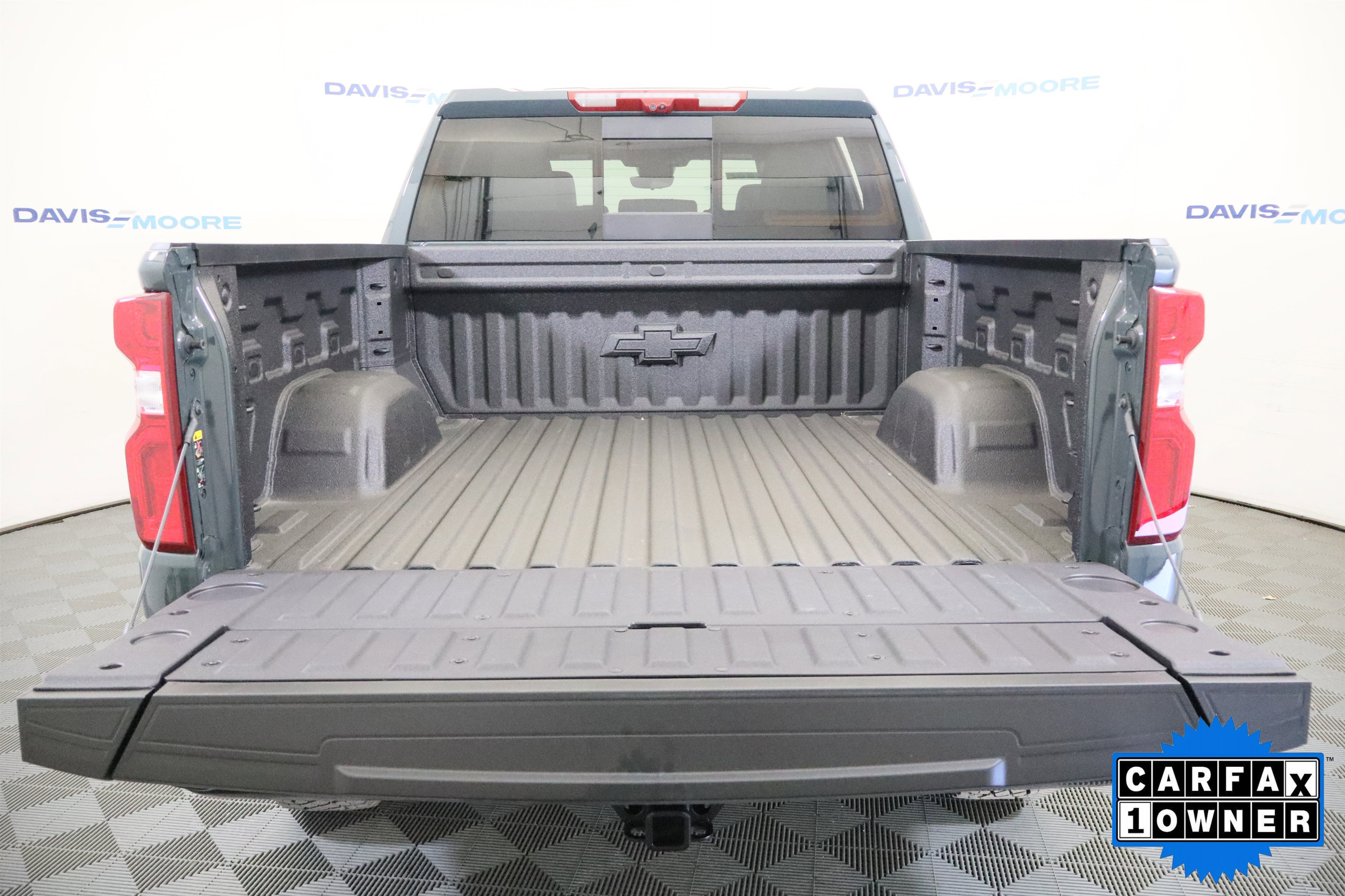 Used 2026 Chevrolet Silverado 1500 ZR2 w/ Dark Appearance Package image 9