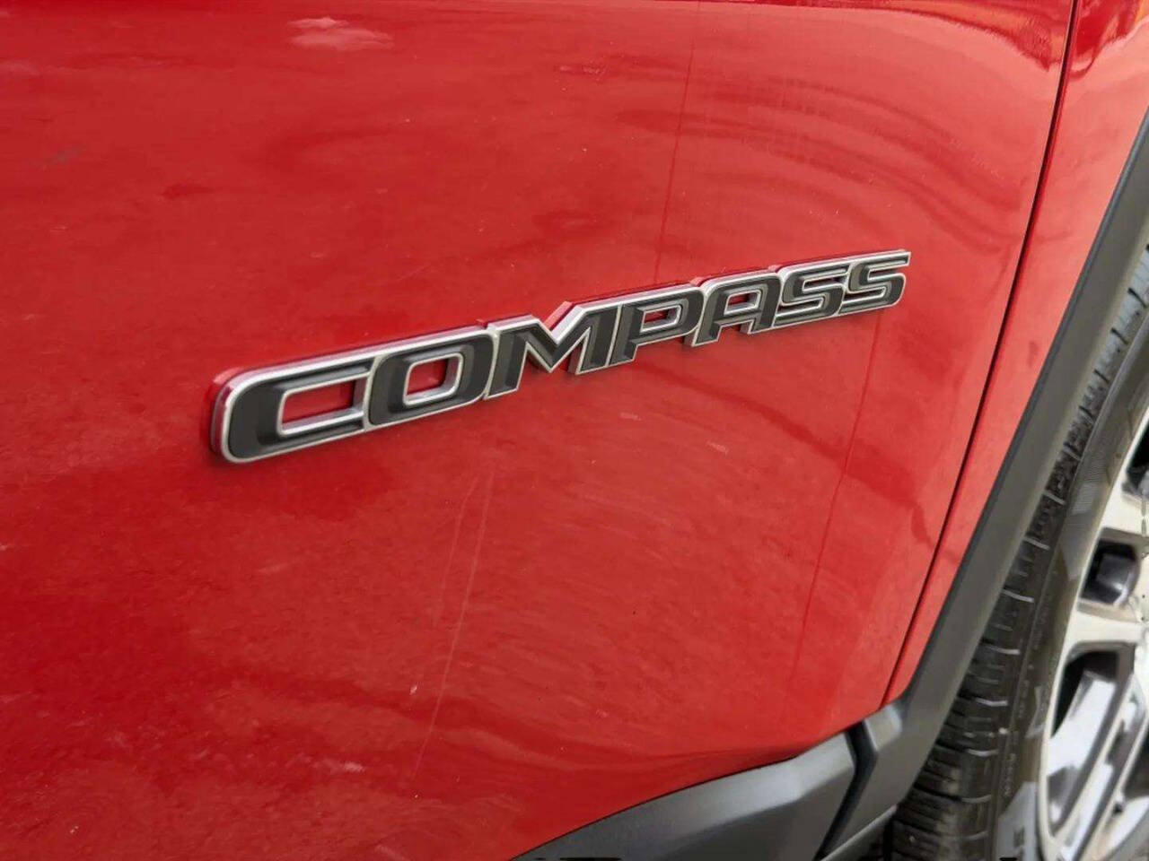 Used 2019 Jeep Compass Latitude image 28