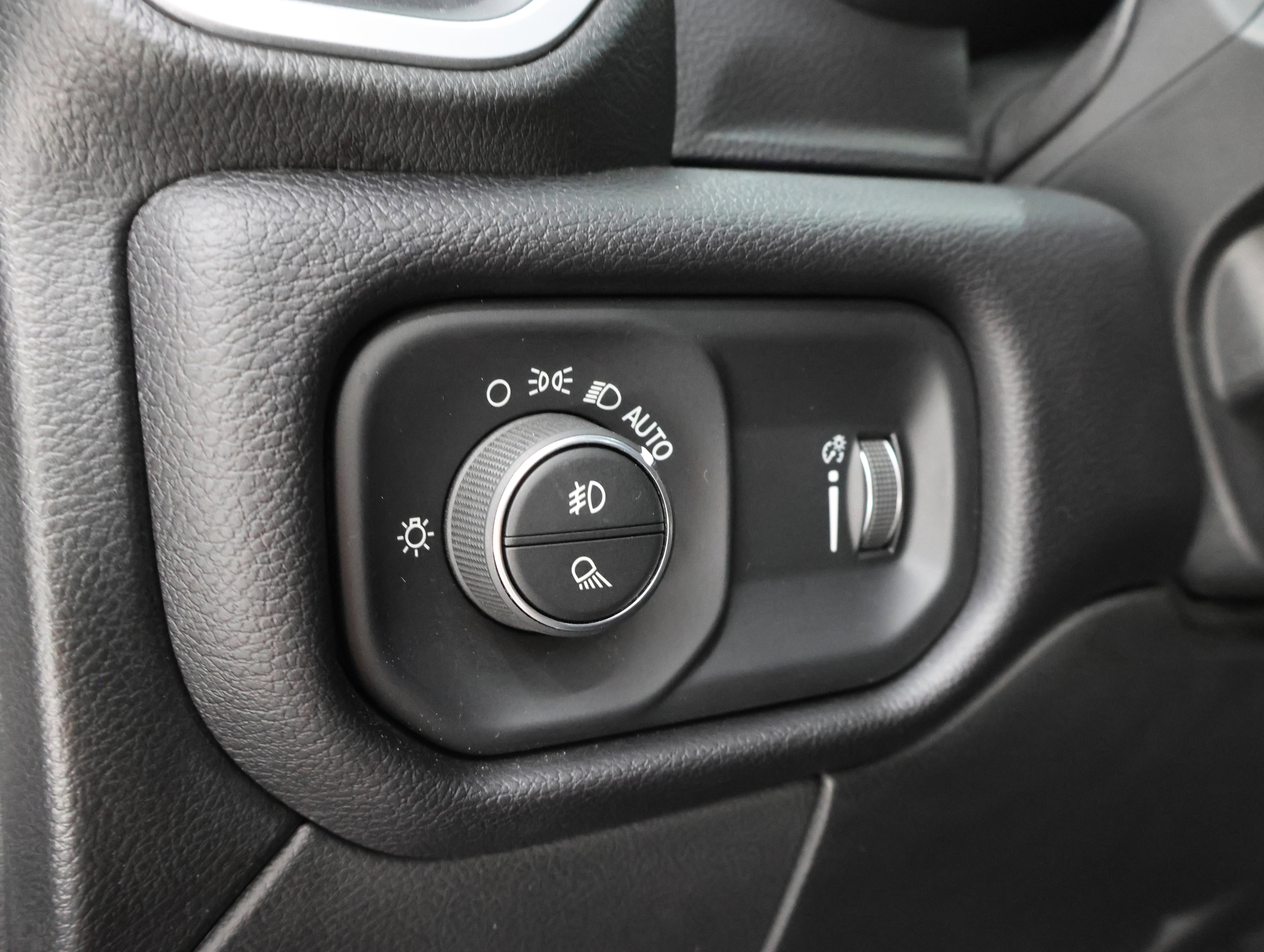 Used 2022 RAM 2500 Big Horn w/ Night Edition AWD/4WD image 40