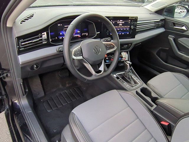 Used 2025 Volkswagen Jetta SE image 9