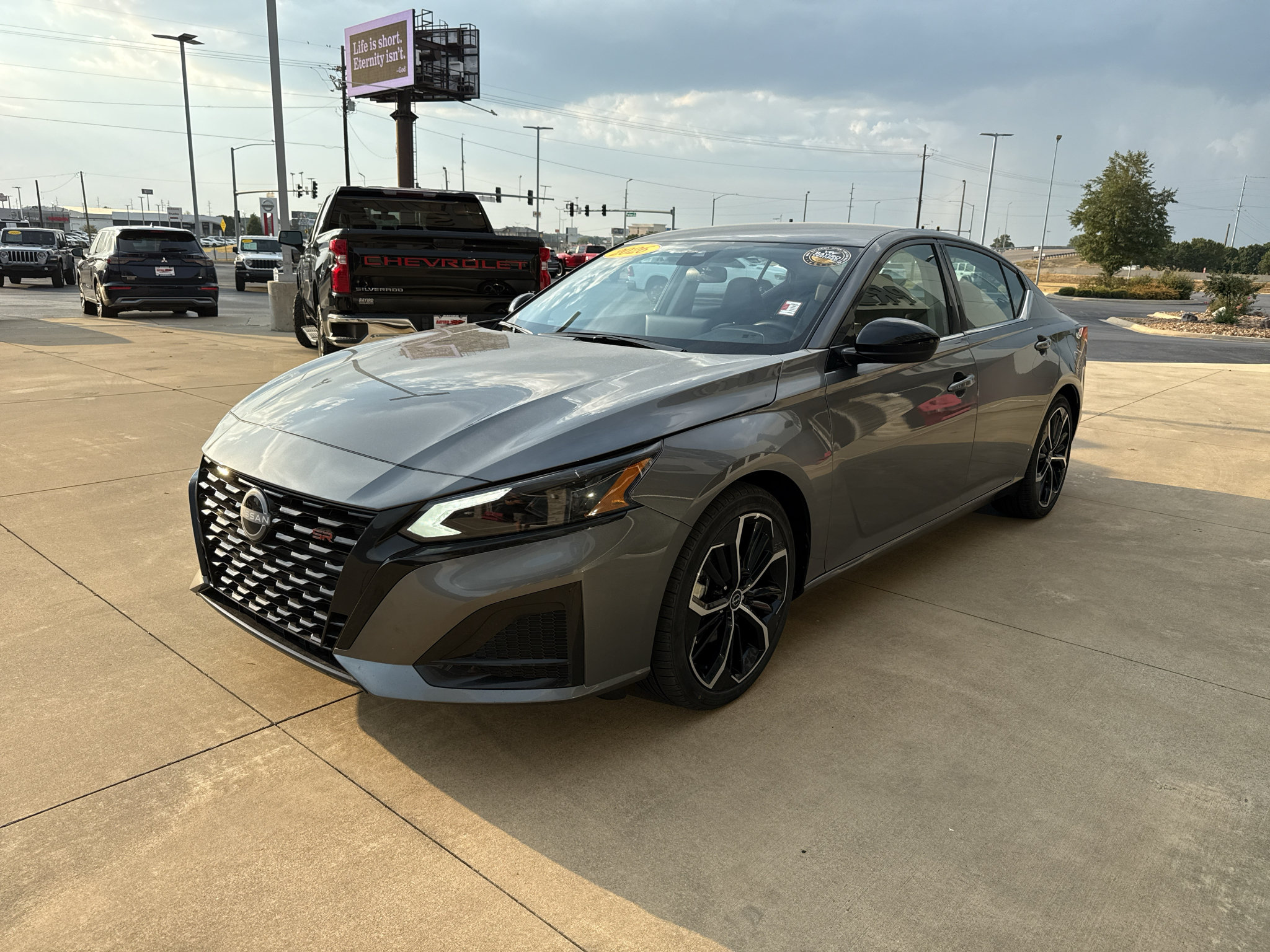 Used 2026 Nissan Altima 2.5 SR FWD image 3