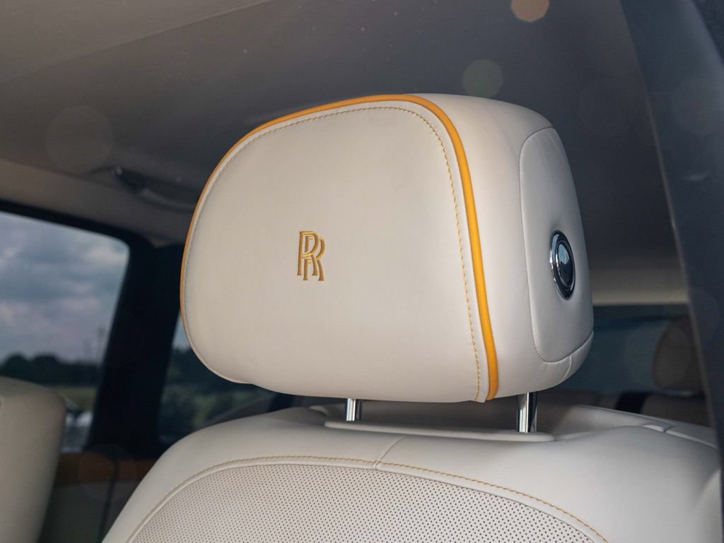 Certified 2022 Rolls-Royce Cullinan Black Badge w/ Dark Exterior Package AWD/4WD image 30