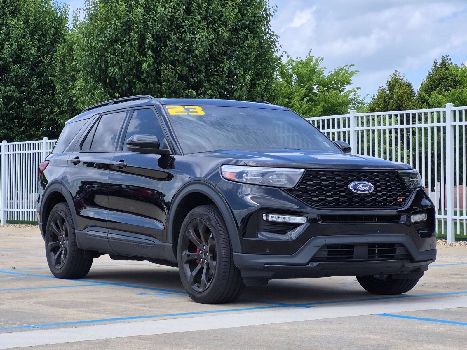 Used 2023 Ford Explorer ST w/ Equipment Group 401A AWD/4WD image 4