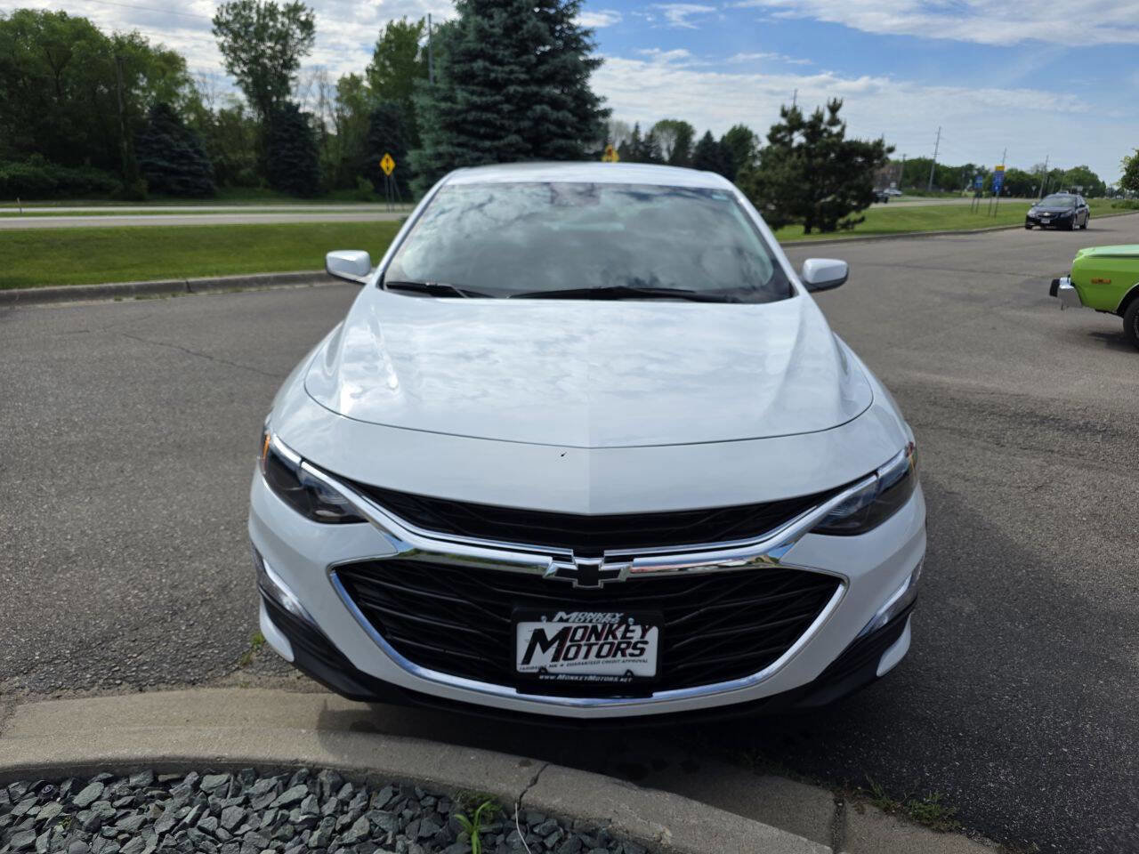 Used 2025 Chevrolet Malibu RS FWD image 4