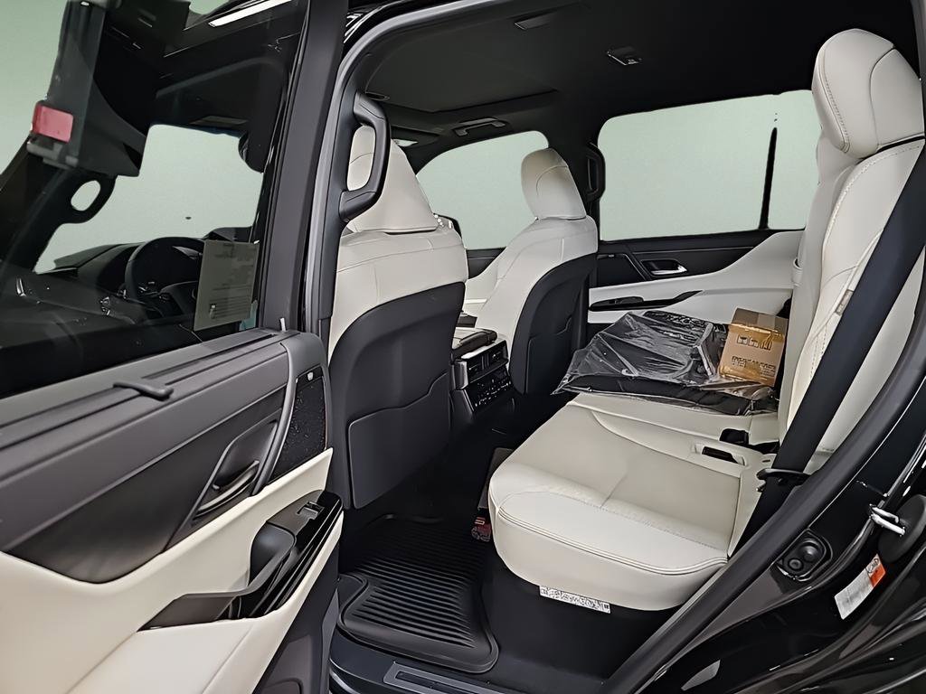 New 2024 Lexus LX 600 4WD w/ Luxury Package image 11