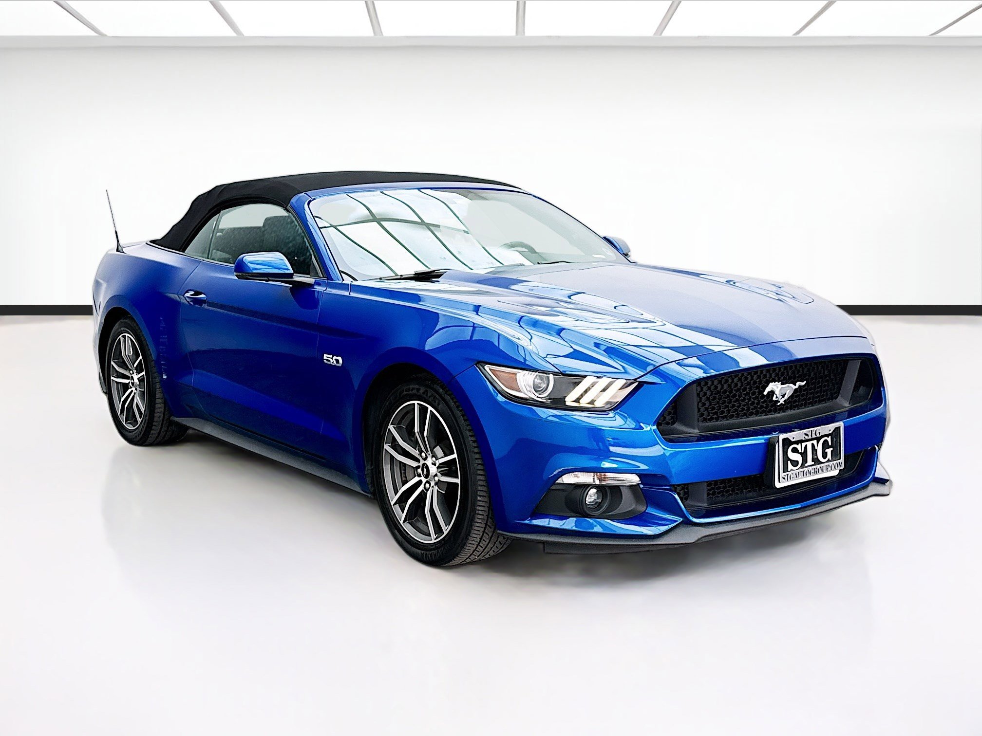 Used 2017 Ford Mustang GT Premium w/ Equipment Group 401A image 3