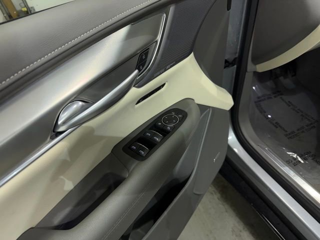 Used 2025 Cadillac XT5 Premium Luxury image 11