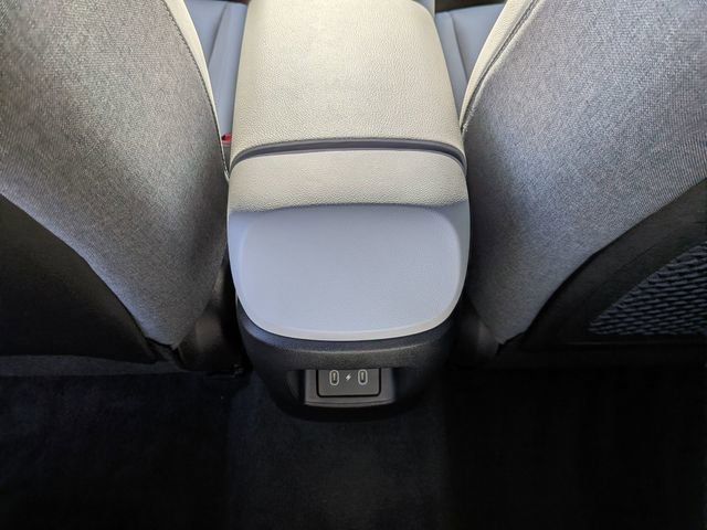 Used 2025 Hyundai Elantra Limited image 30