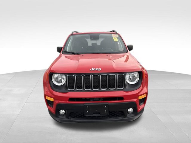 Used 2022 Jeep Renegade Latitude AWD/4WD image 3