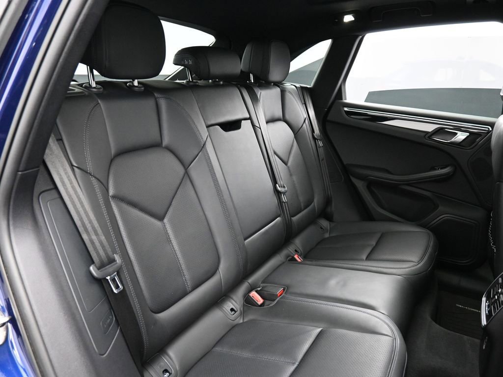 Certified 2023 Porsche Macan S image 28