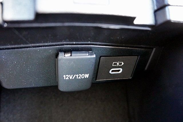 Used 2026 Toyota Corolla LE w/ Carpet Mat Package (TMS) FWD image 30