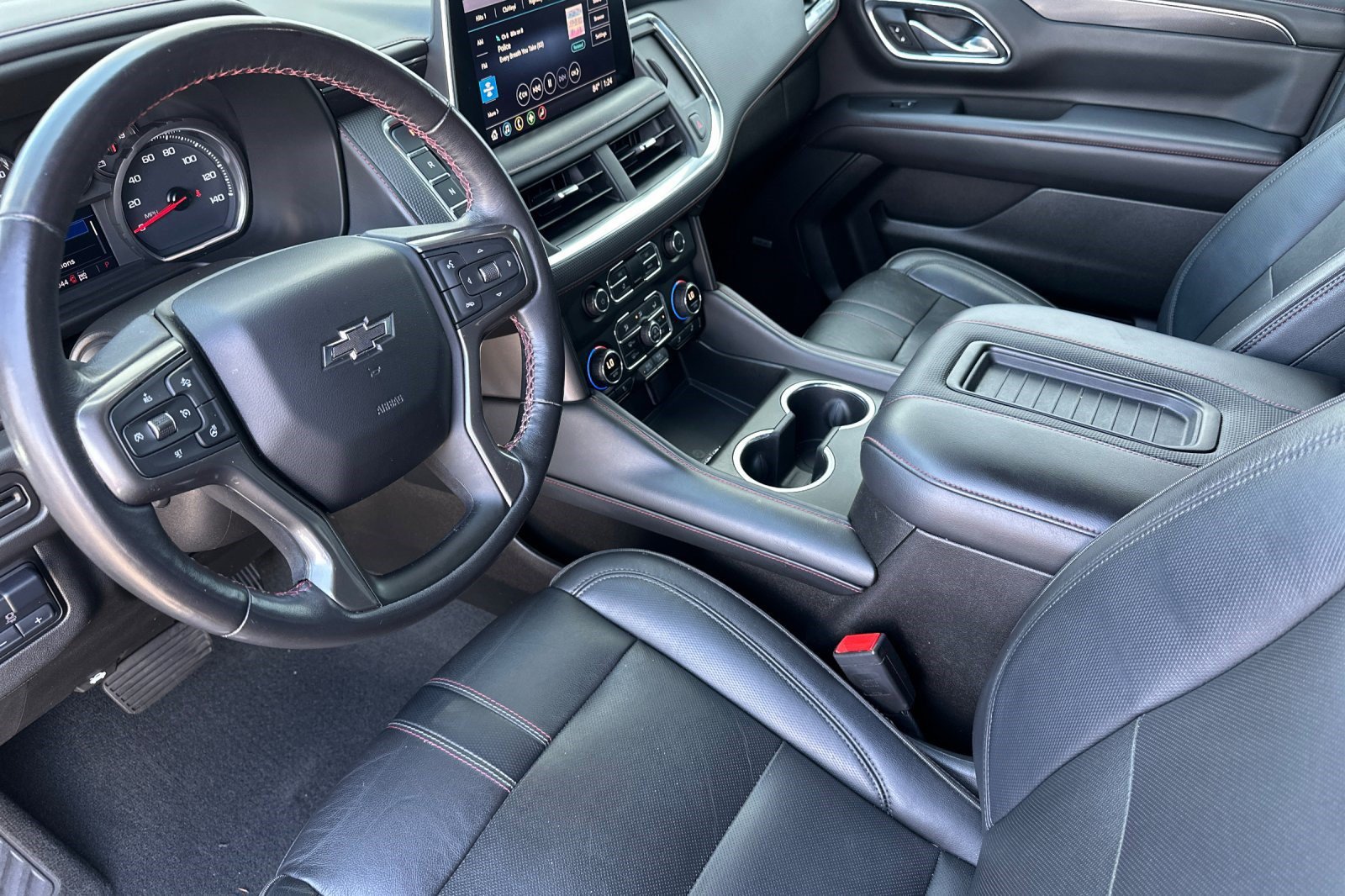 Used 2021 Chevrolet Tahoe RST w/ Luxury Package AWD/4WD image 4