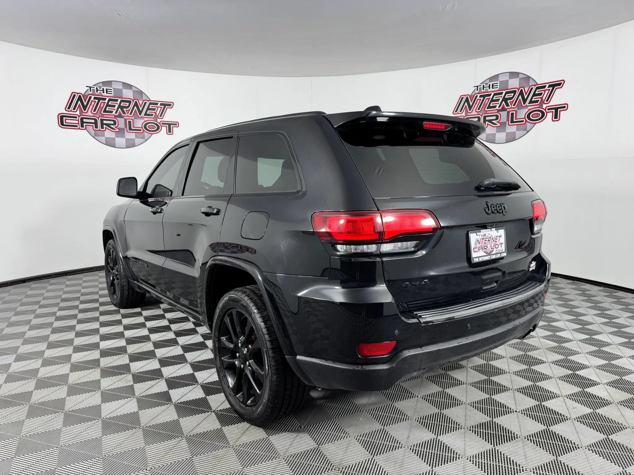 Used 2021 Jeep Grand Cherokee Laredo X AWD/4WD image 5