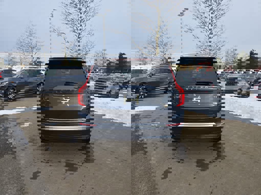 New 2026 Volvo XC90 T8 Ultra w/ Protection Package Premier image 5