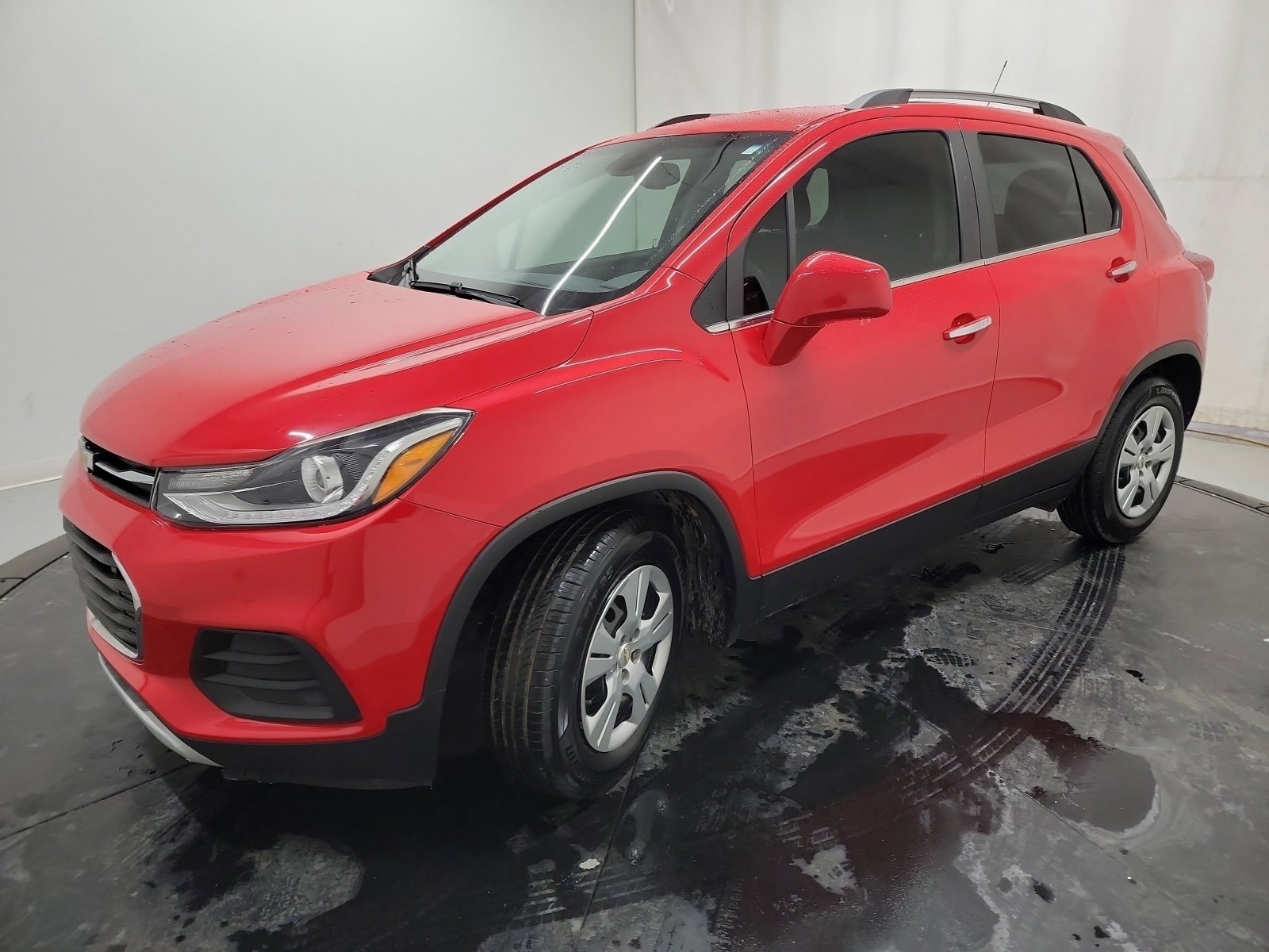Used 2020 Chevrolet Trax LT w/ Driver Confidence Package image 3
