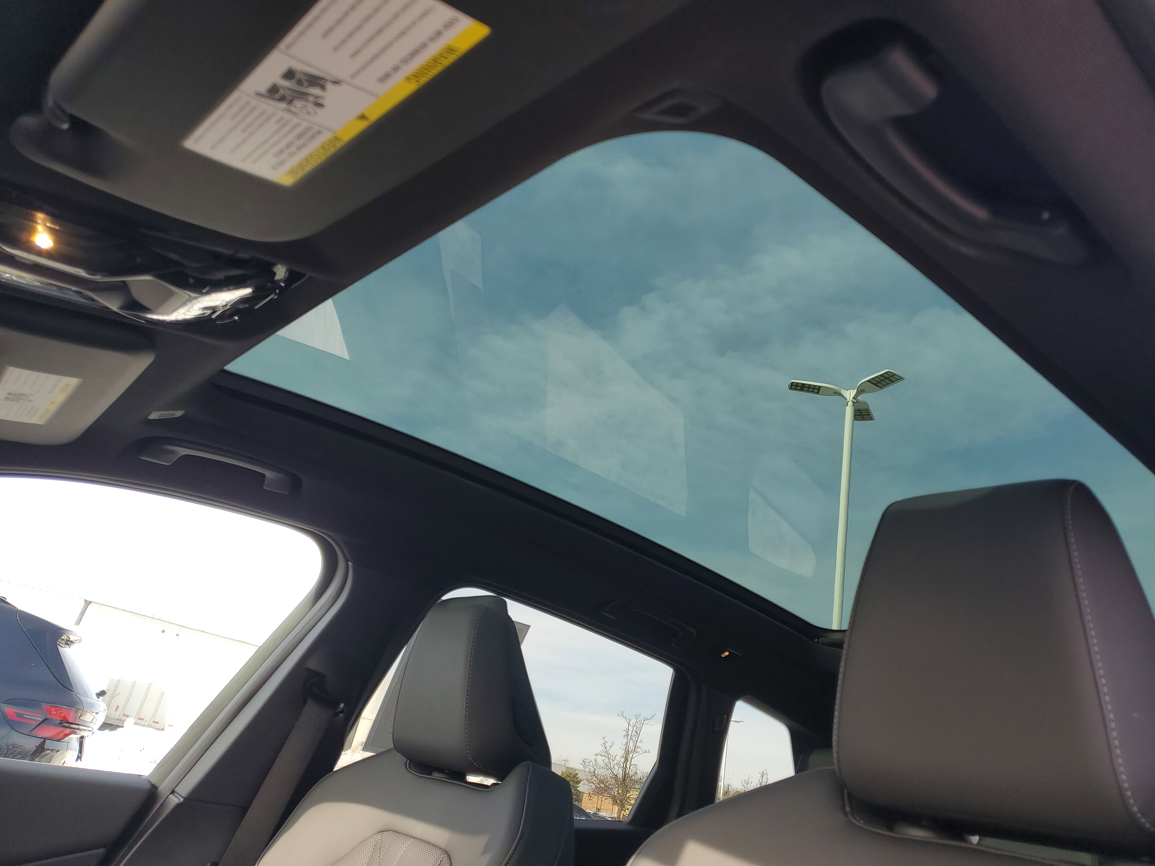 Used 2025 BMW X3 M50 w/ Premium Package image 9