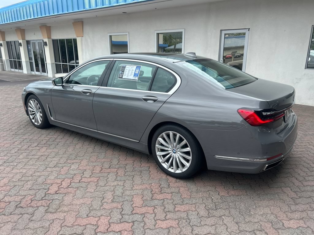 Used 2021 BMW 740i w/ Premium Package RWD image 3