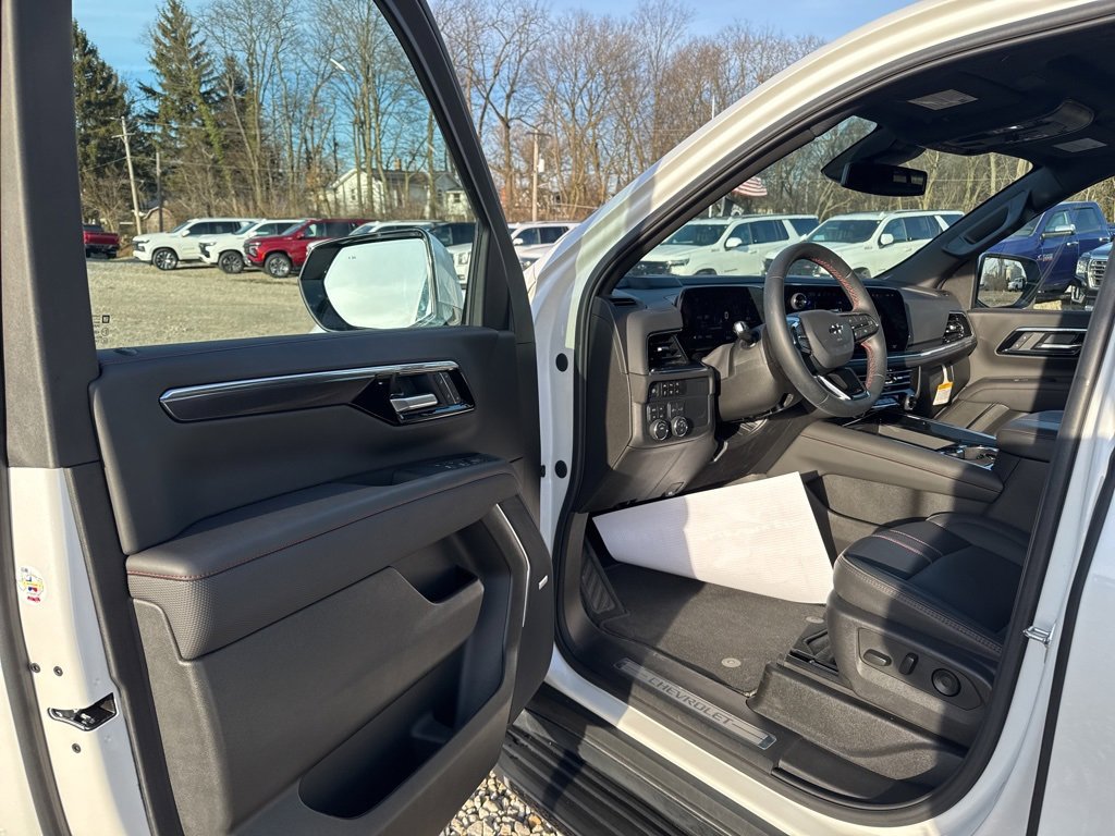 Used 2025 Chevrolet Tahoe RST w/ Comfort Package image 16