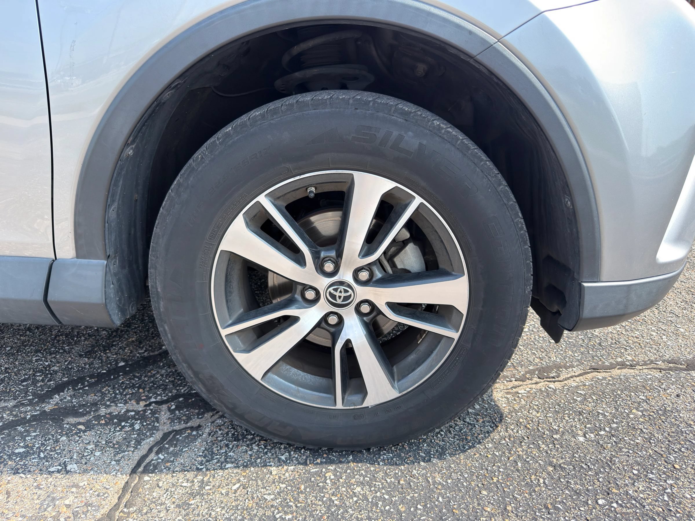 Used 2016 Toyota RAV4 XLE FWD image 25