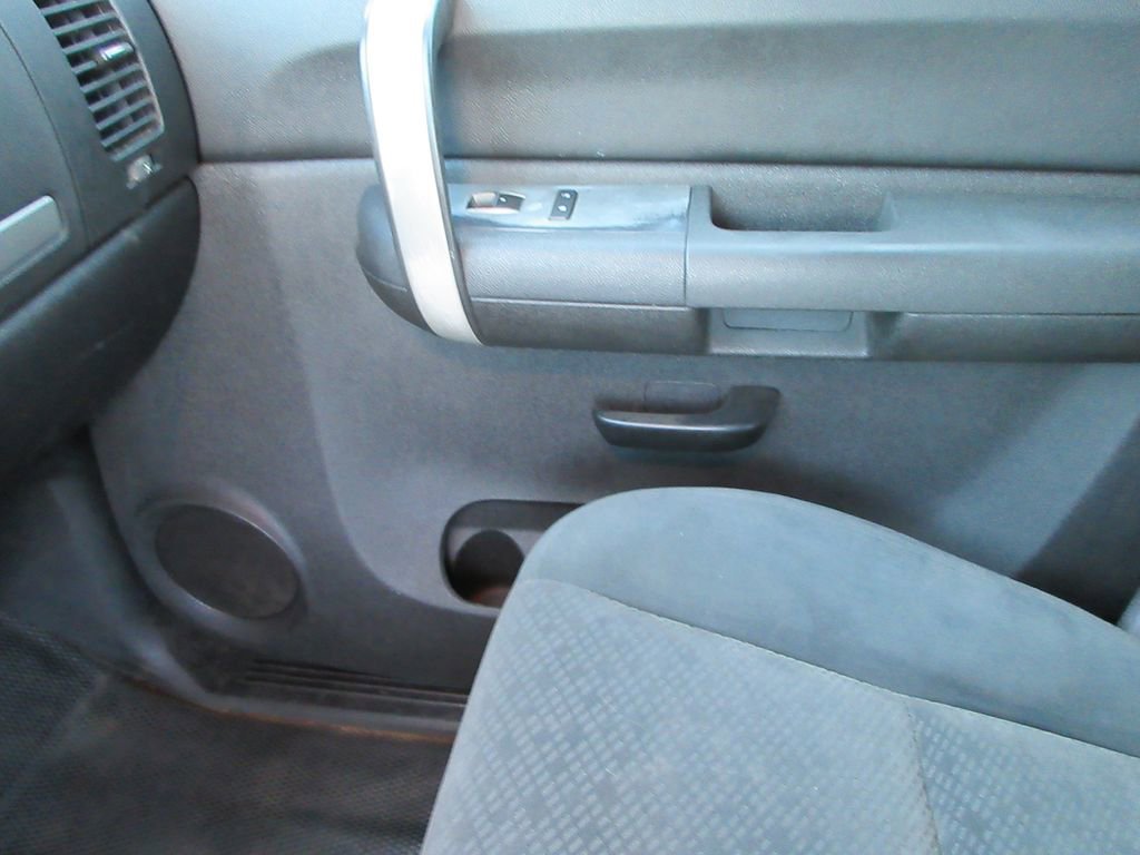 Used 2007 GMC Sierra 3500 SLE AWD/4WD image 23