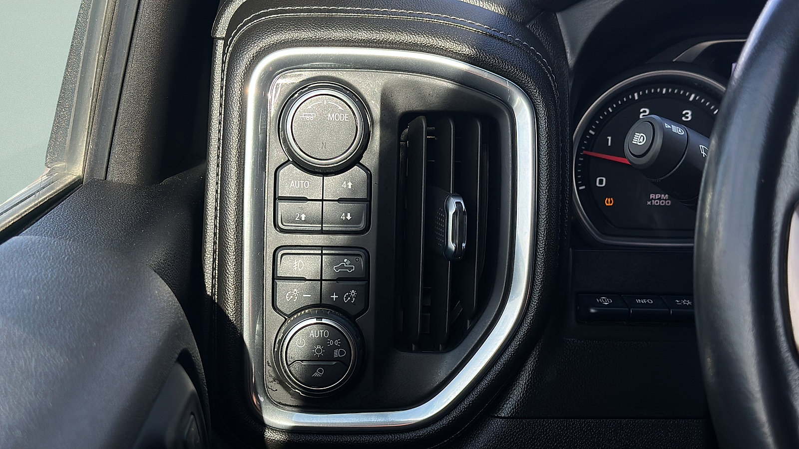 Used 2021 Chevrolet Silverado 3500 High Country AWD/4WD image 20
