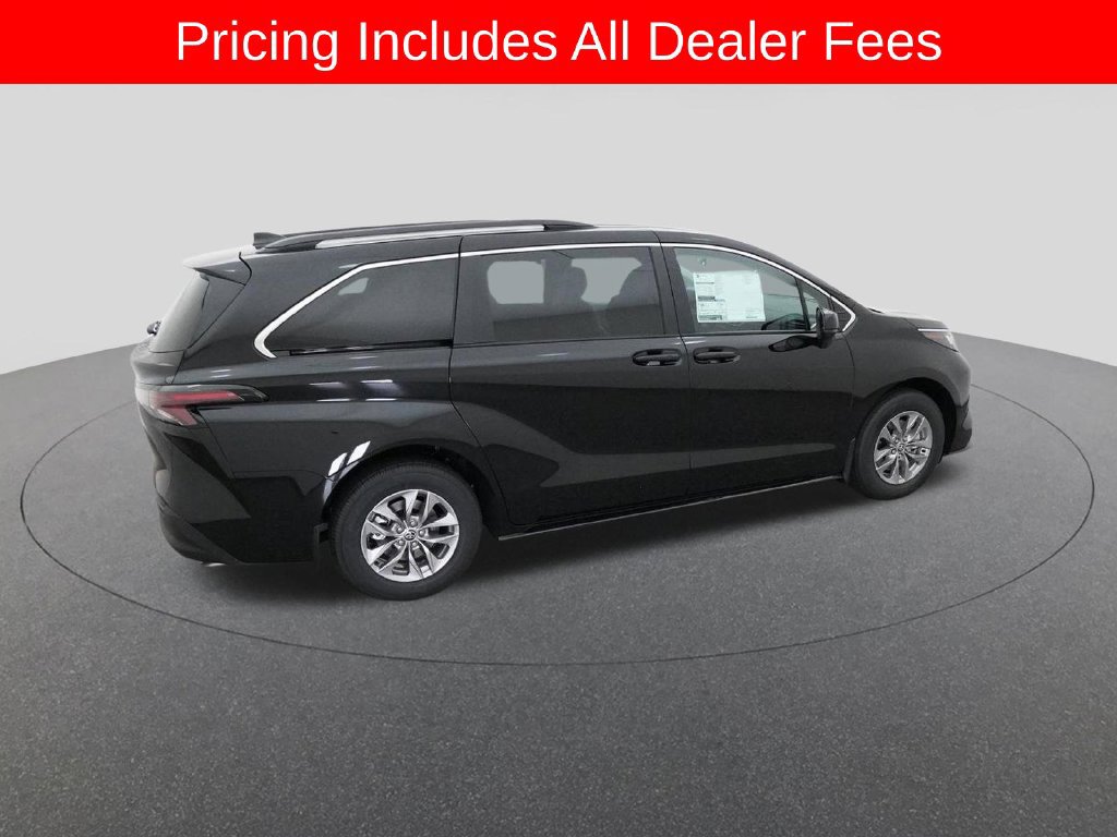 New 2026 Toyota Sienna LE FWD image 29