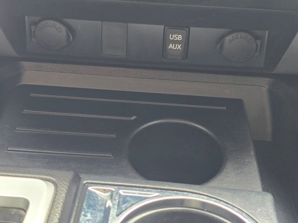 Used 2018 Toyota Tundra SR5 w/ SR5 Upgrade Package AWD/4WD image 30