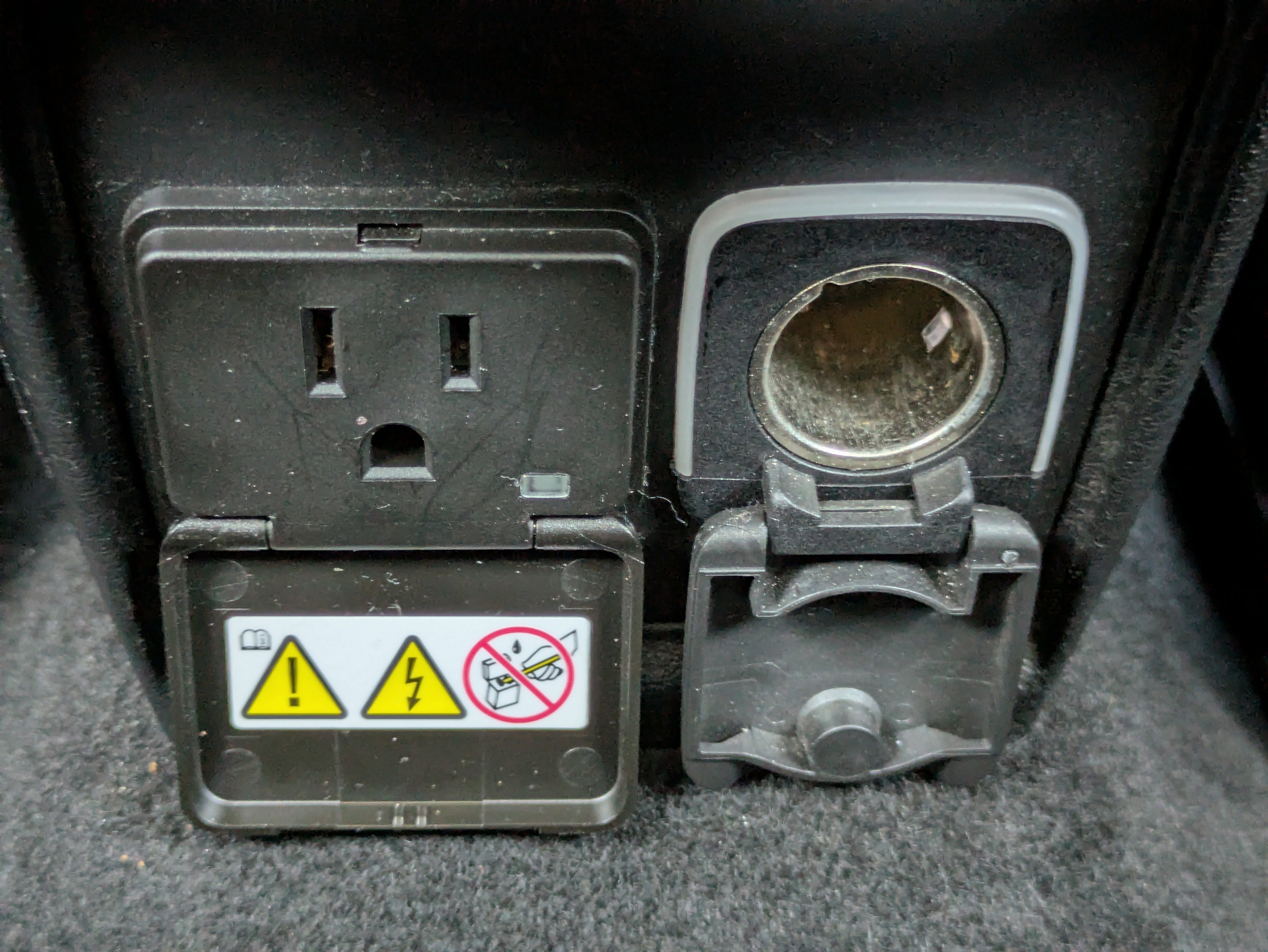 Used 2022 Jeep Compass Trailhawk w/ Trailhawk Convenience Group image 9