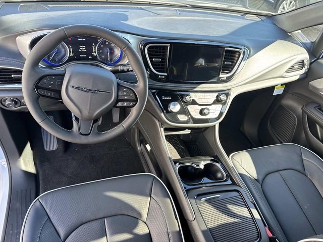New 2026 Chrysler Pacifica Limited image 14