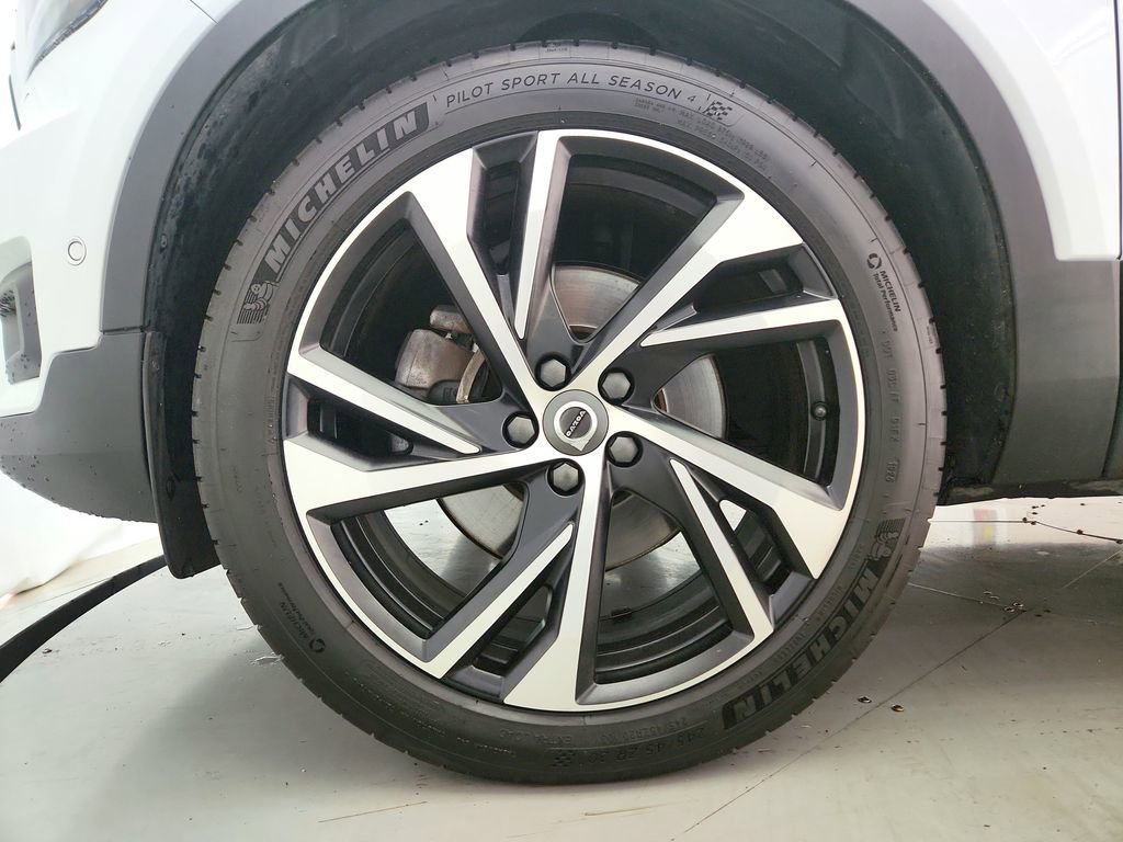 Used 2019 Volvo XC40 T5 R-Design AWD/4WD image 36