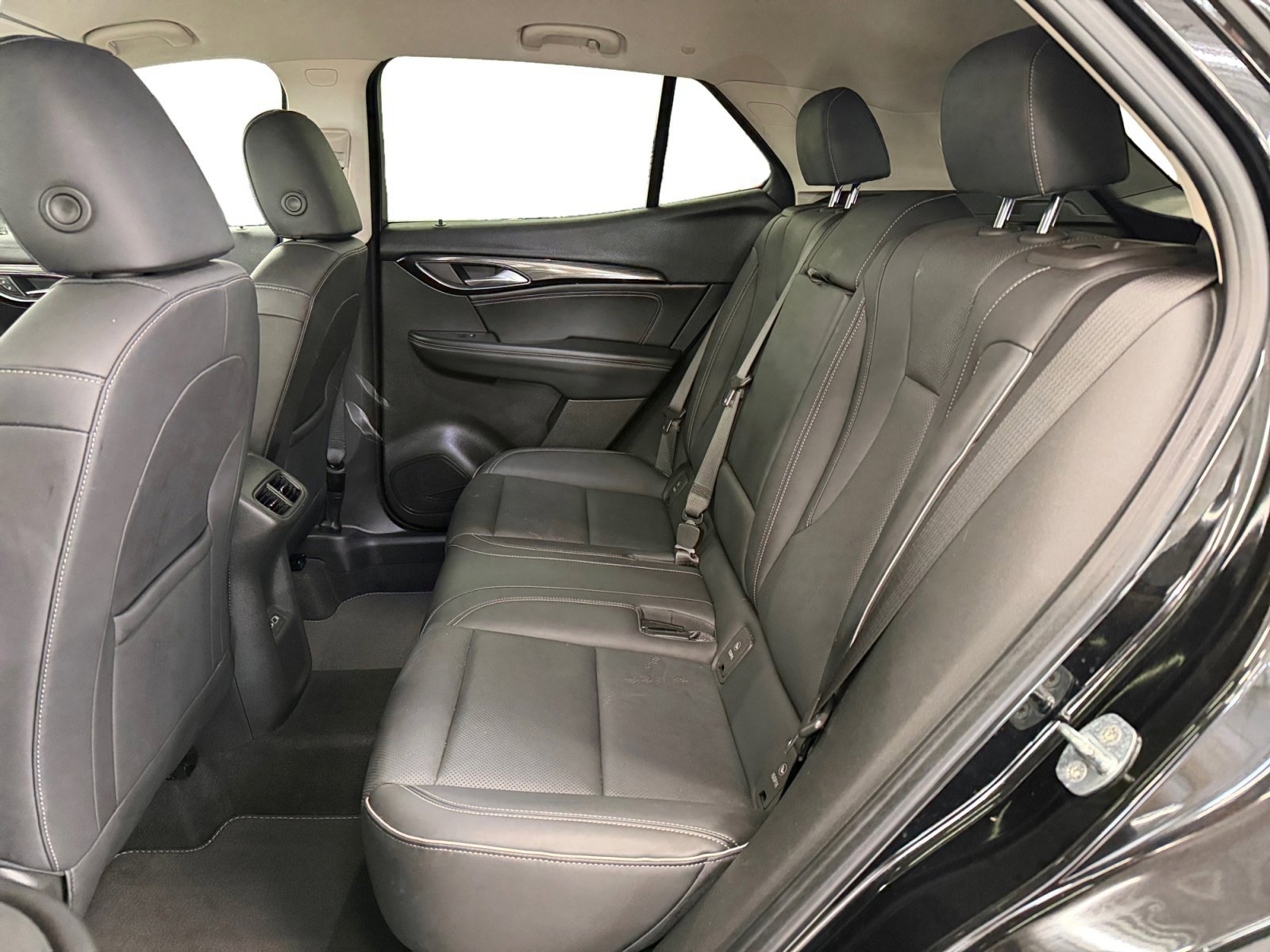 Used 2023 Buick Envision Essence AWD/4WD image 10