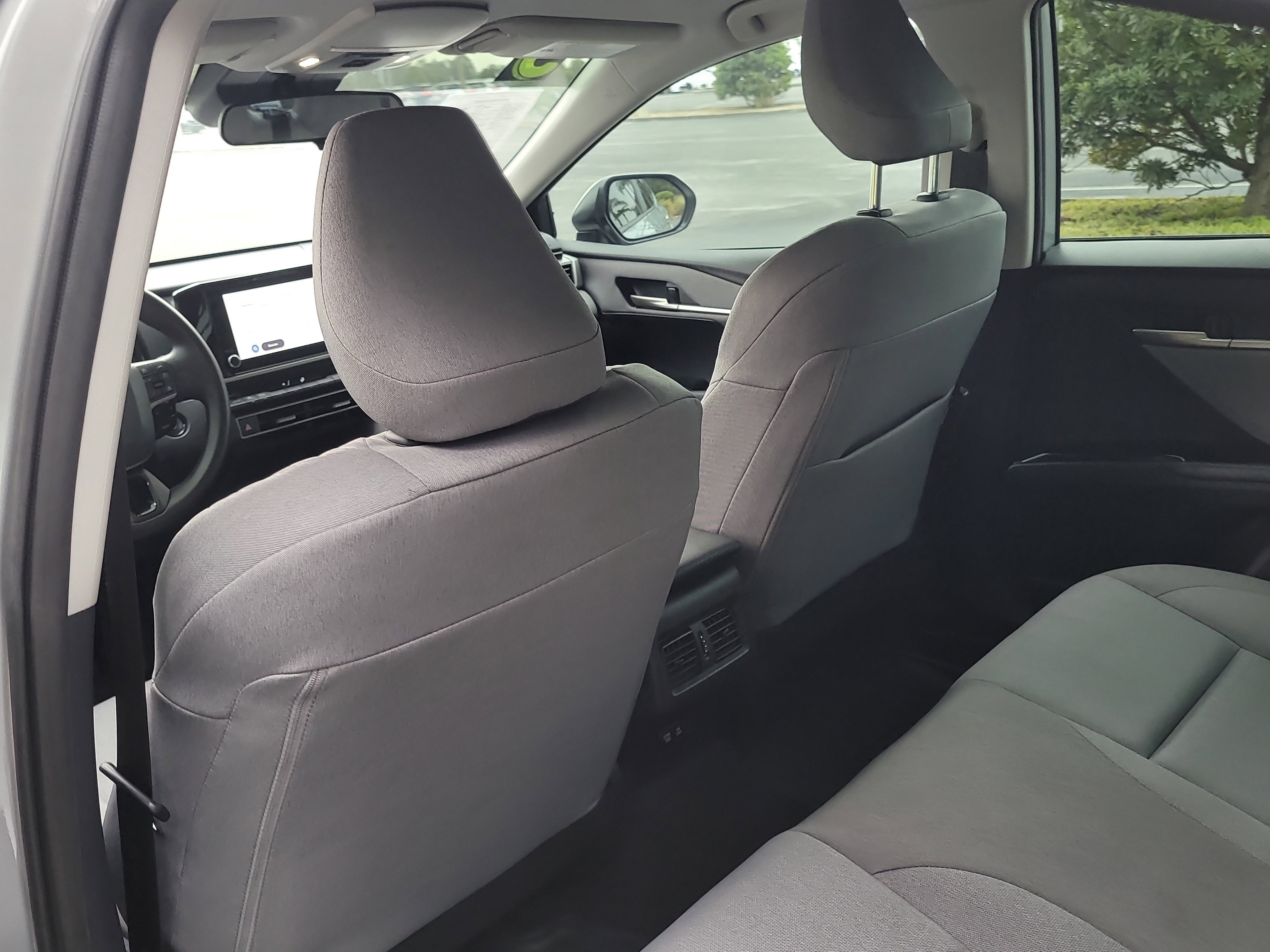 Used 2025 Toyota Camry LE image 12