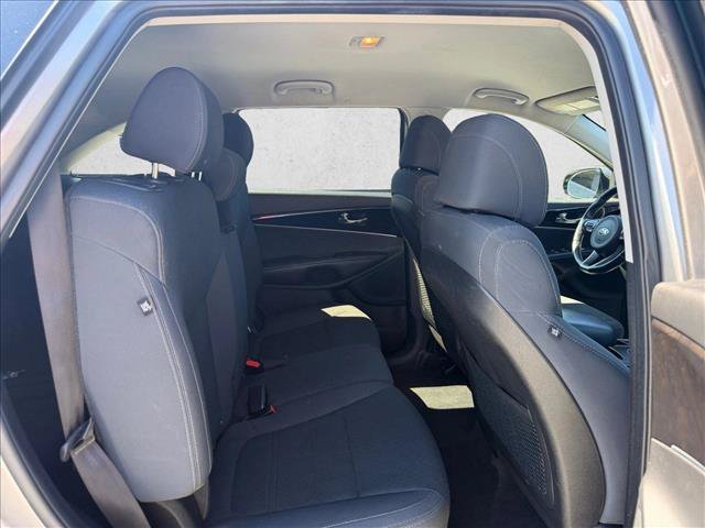 Used 2017 Kia Sorento FWD w/ LX Convenience Package image 20