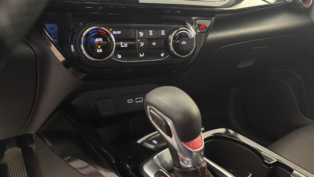 Certified 2024 Chevrolet Trax RS w/ Driver Confidence Package FWD image 22