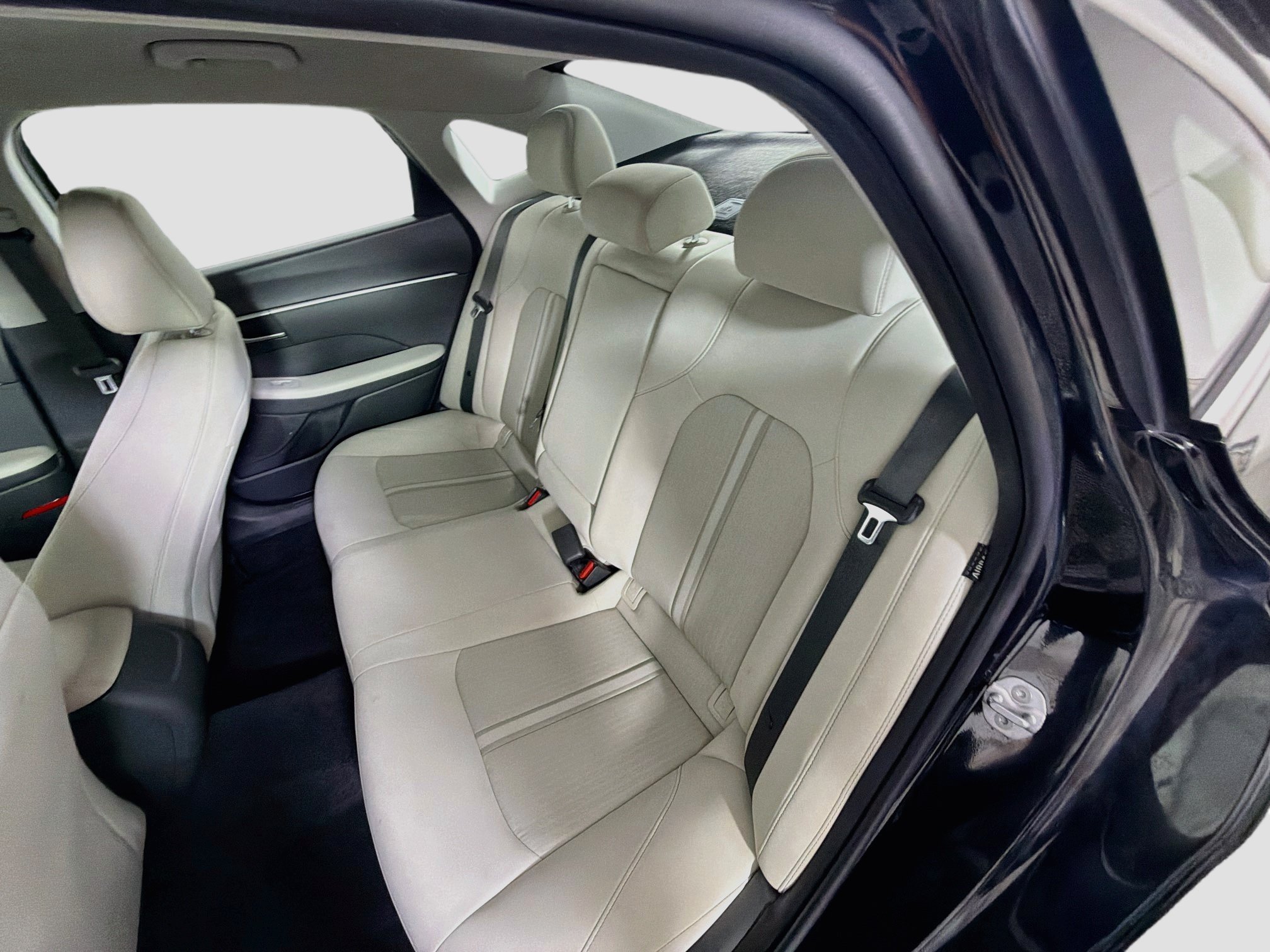 Used 2025 Hyundai Sonata SEL FWD image 27