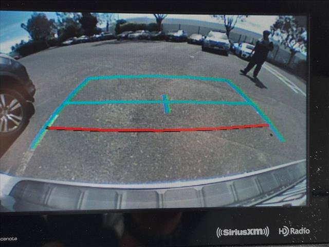 Used 2018 Toyota Sienna LE w/ Carpet Mat Package FWD image 11