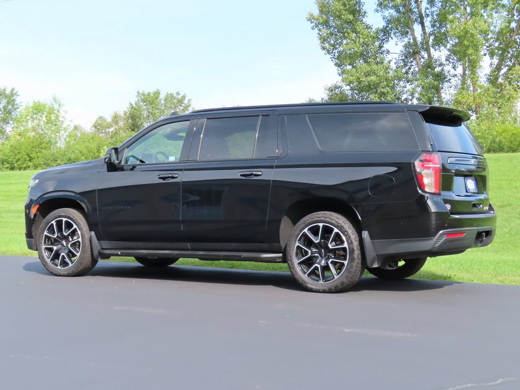 Used 2022 Chevrolet Suburban RST w/ Luxury Package AWD/4WD image 28