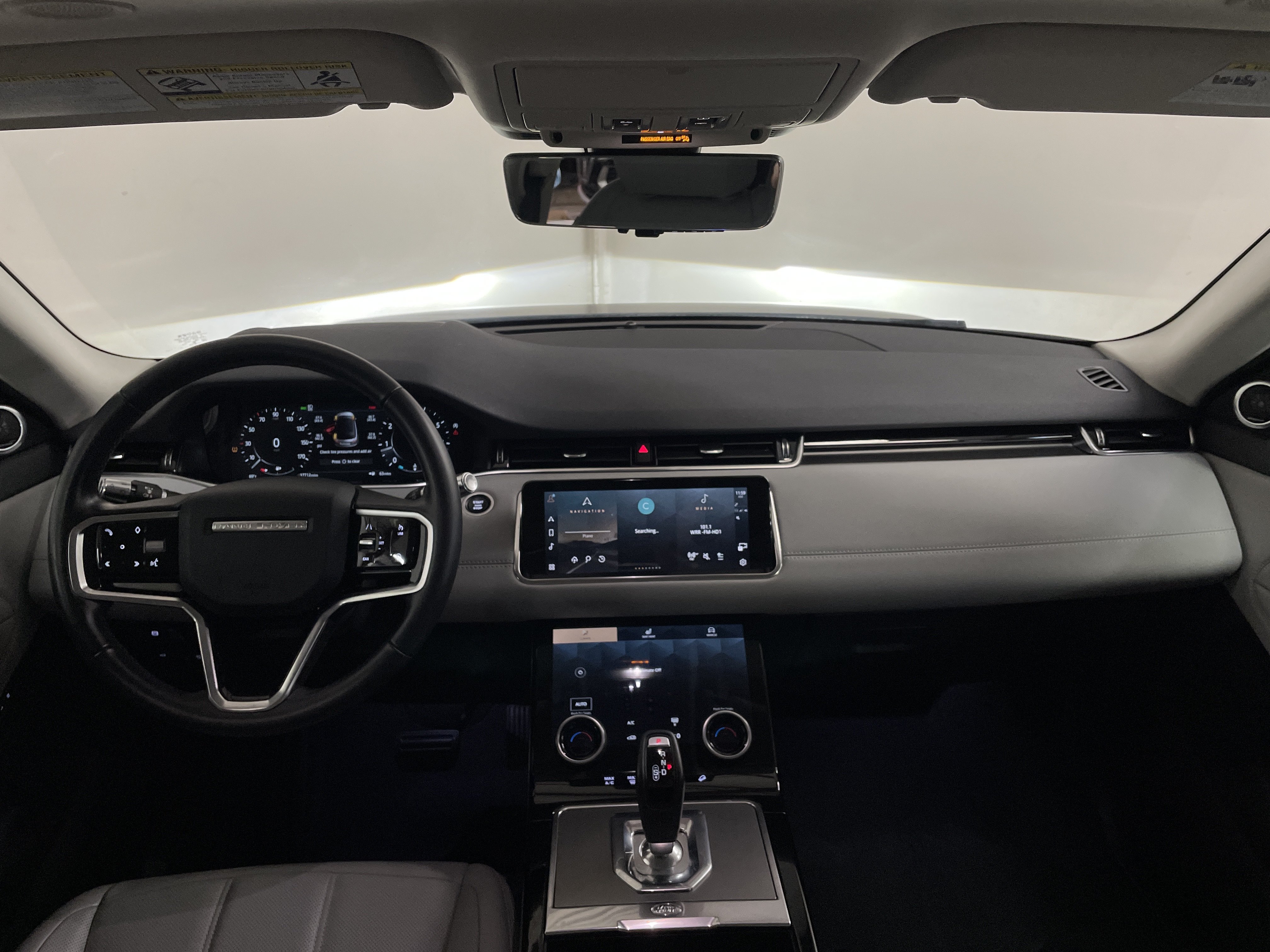 Used 2022 Land Rover Range Rover Evoque SE AWD/4WD image 9