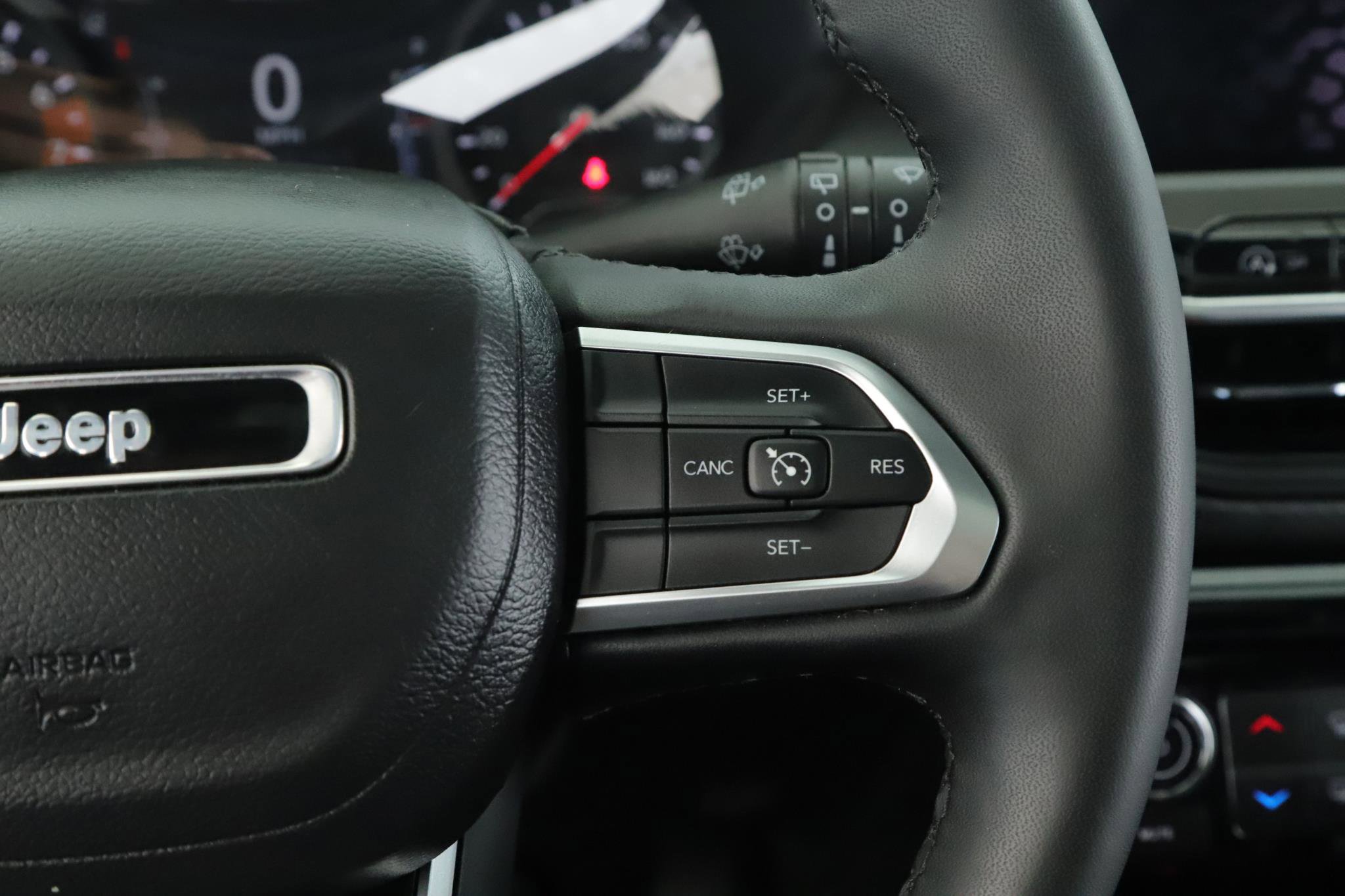 Used 2024 Jeep Compass Latitude w/ Sun and Sound Group image 9