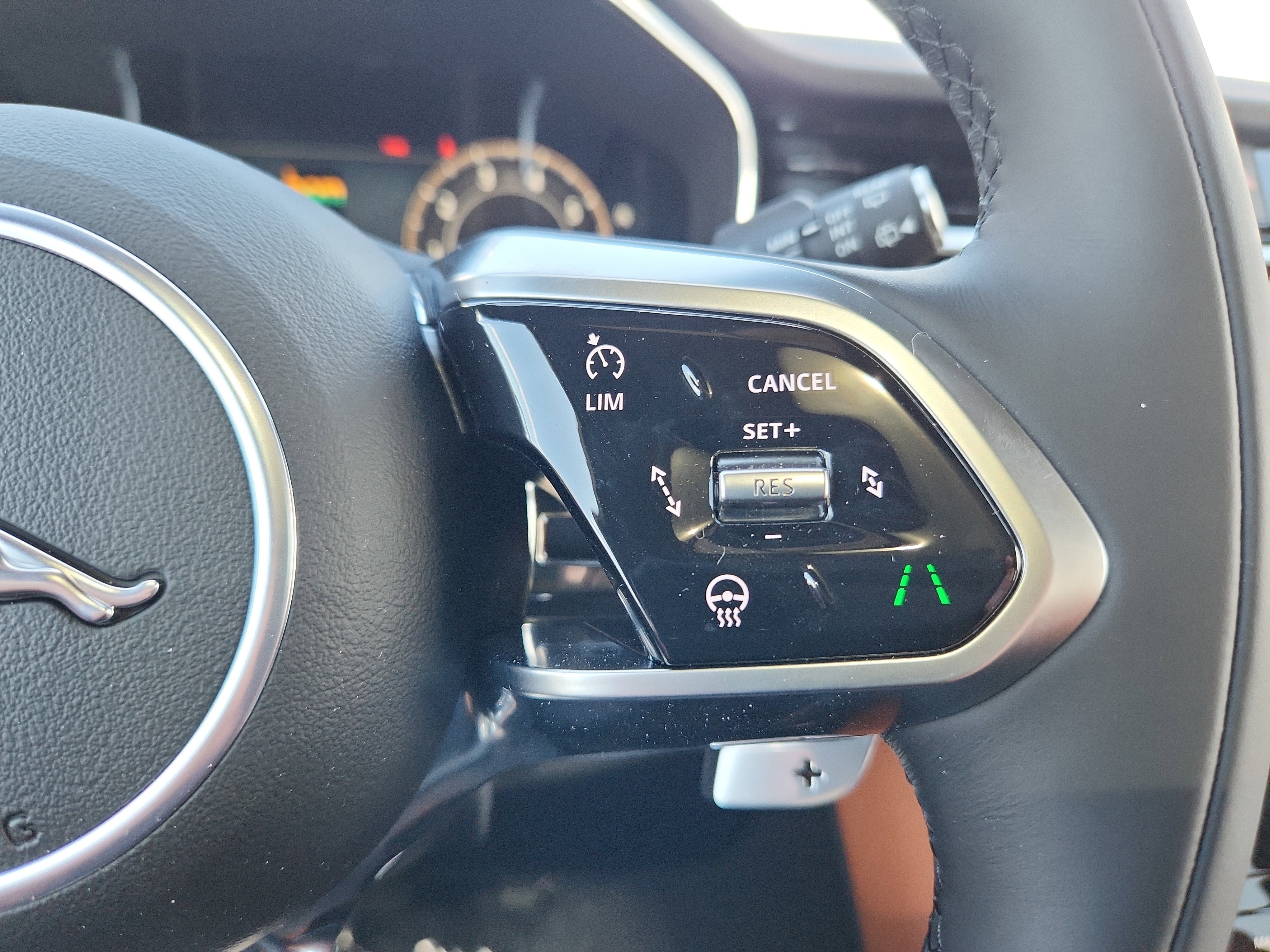 New 2026 Jaguar F-PACE R-Dynamic S image 30