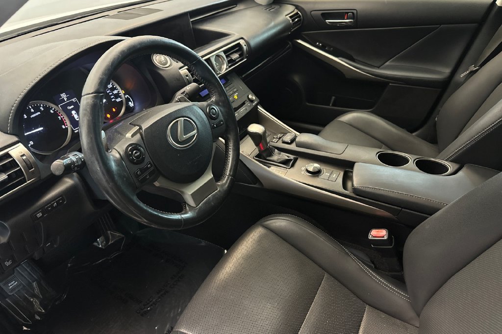Used 2015 Lexus IS 250 RWD image 10
