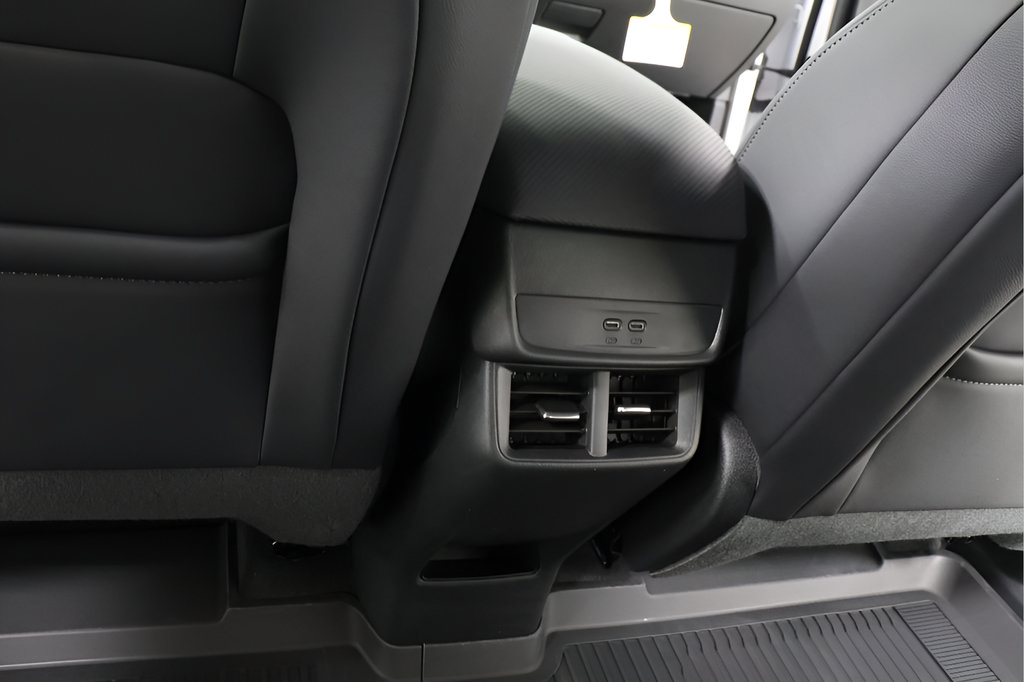 New 2027 Chevrolet Equinox LT w/ Convenience Package II FWD image 25