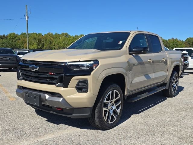 Used 2024 Chevrolet Colorado Z71 w/ Z71 Convenience Package 2