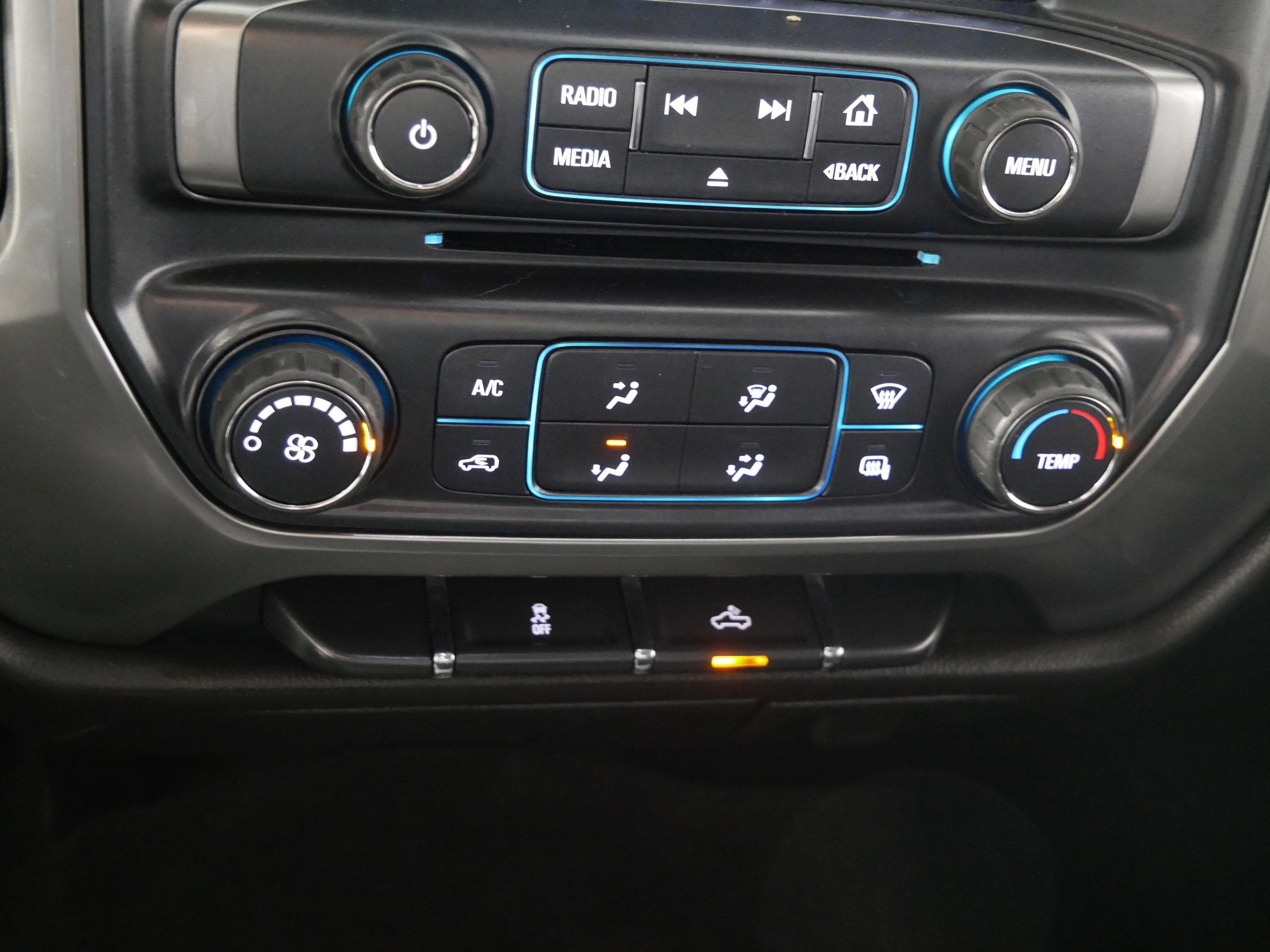 Used 2018 Chevrolet Silverado 1500 LT image 23